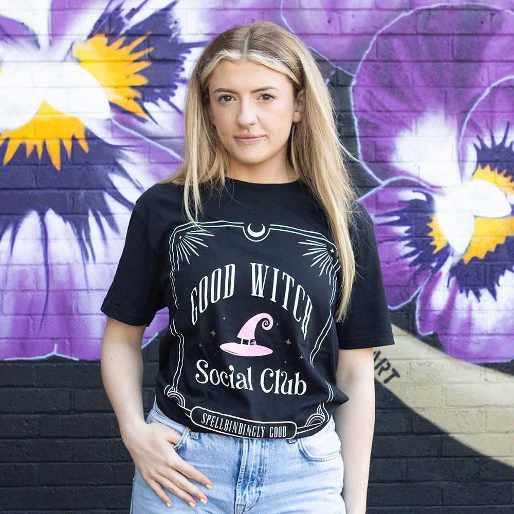 Something Different - Pink Good Witch Social Club Unisex T-Shirt - Mehrfarben